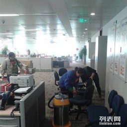 專業(yè)保潔二十年，信賴之選 開荒保潔、商務(wù)辦公、工廠學(xué)校等全方位服務(wù)與咨詢